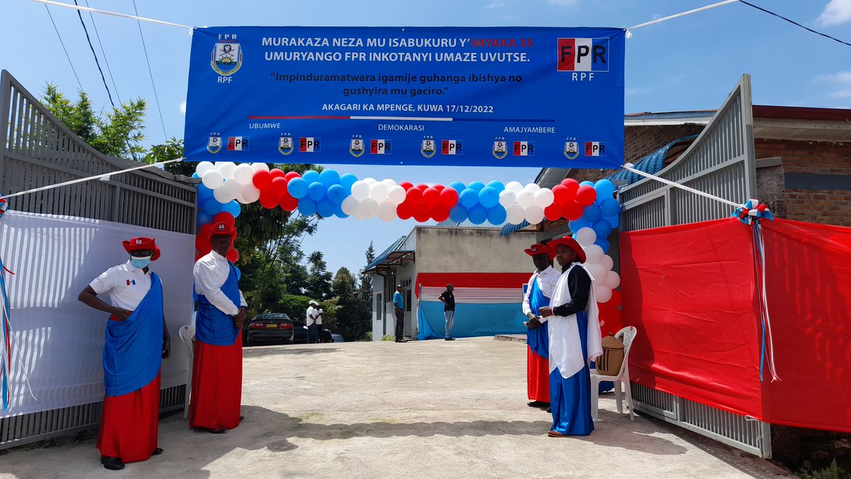 Mamaurwagasabo1's tweet photo. Abanyamuryango ba @rpfinkotanyi bo mu karere ka @MusanzeDistrict, mu kagari ka #Mpenge bakomeje gukora ibikorwa bitegura  yubire y'imyaka 35 umuryango wa #RPF umaze ubayeho.@RwandaNorth @MusanzeDistrict @NyirarugeroD @RamuliJ @EdNgirente @ScoviaMutesi @ENERGY888FM @kigalitoday https://t.co/cCmuwVQHQN