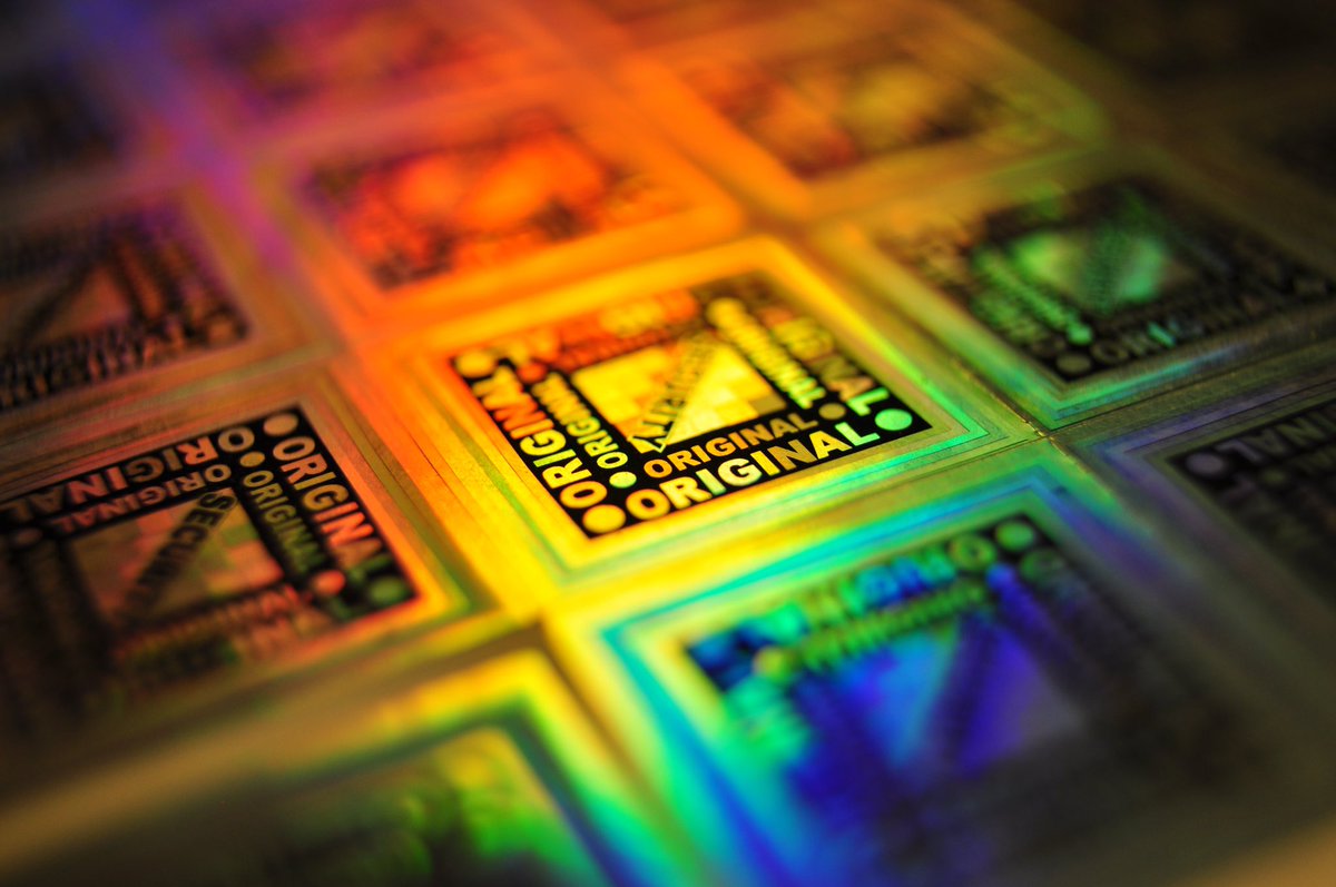 WarpBeam_io's tweet photo. While #bnb price went down, it's a perfect time to GET an #NFT from https://t.co/Hlz25kIoth + U get for the same amount $WBM + metal print on your wall + automaticly join 4 #giveaway #Collectibles #playing #cards 🎁🥳 what a holliday season 💎 https://t.co/HfznJTKIJ5