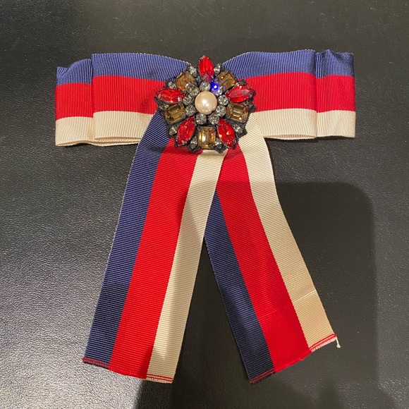 Colar_MS's tweet photo. So good I had to share! Check out all the items I'm loving on @Poshmarkapp #poshmark #fashion #style #shopmycloset #gucci #yvessaintlaurent: https://t.co/Soj2humfEH https://t.co/9HqT7M5eFN