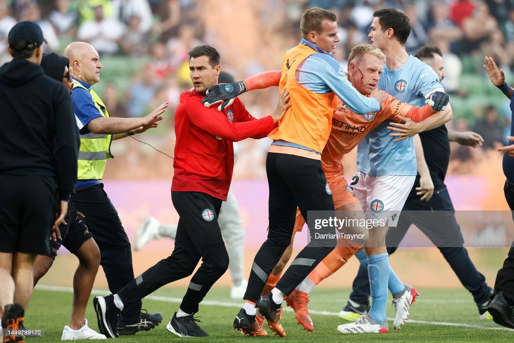 Disgraceful and unprecedented scenes at AAMI Park, completely annulling all the hype from the World Cup &amp; destroying the movement and the genuine protest.

A very dark moment for the sport in Australia. #MCYvMCV #melbderby