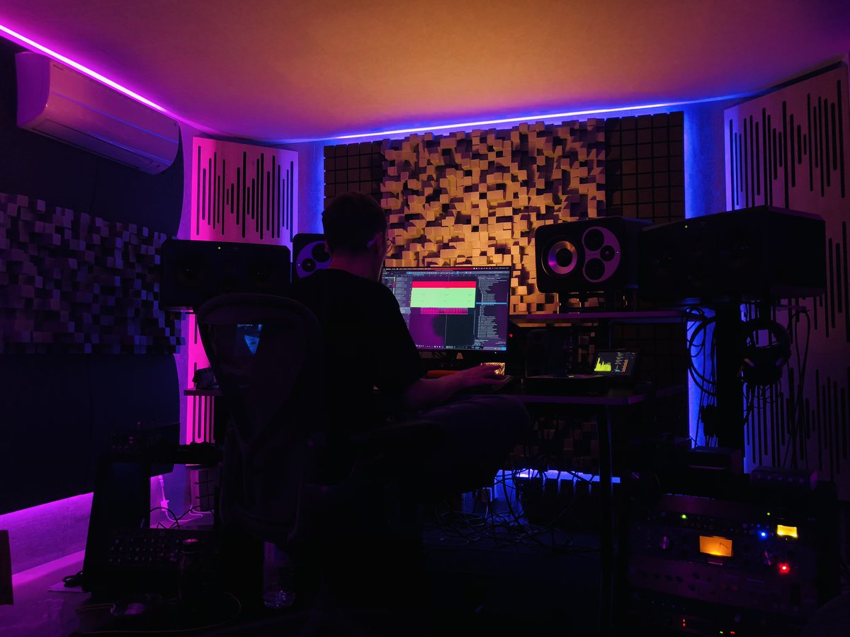 bluecollectoruk's tweet image. co-writing now
#JIGG
#STEMSTUDIO