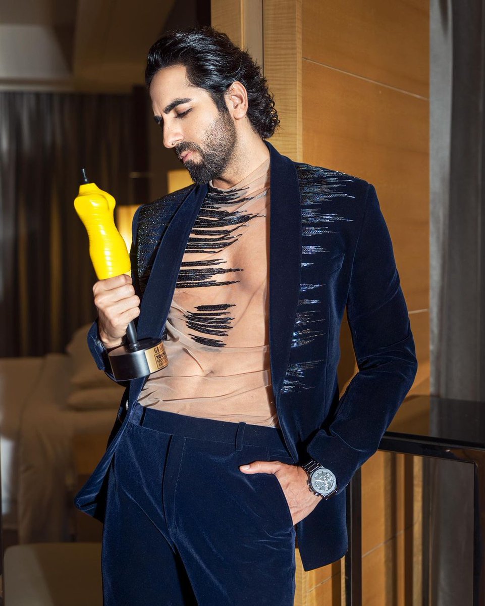 ayushmannk's tweet photo. Fashion trailblazer @GraziaIndia 🖤

Thank you @ishabhansali_ 🤍 https://t.co/rdrJhf7HDJ
