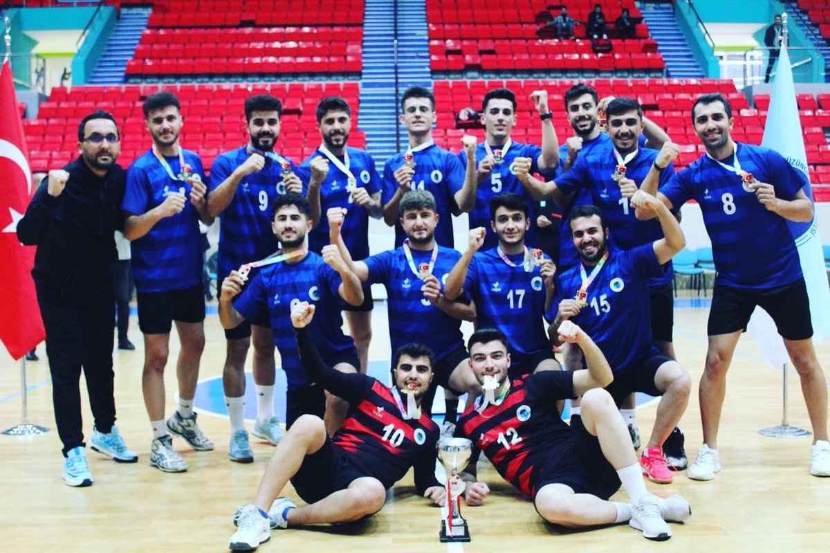 murat8bilgic's tweet photo. Süper Lige Son 1 Adım Kala!!!
Batman Üniversitesi Erkek Voleybol Takımı NAMAĞLUP, Kadın Voleybol Takımımız 2.olarak Süper Lige Yükselme Müsabakalarına katılmaya hak kazanmıştır. @idris_prof @tcbatmanuniv @KiracKoroglu46 @batmanhem @MehmetG17306669 @TVForgtr https://t.co/pkmo62F6nE