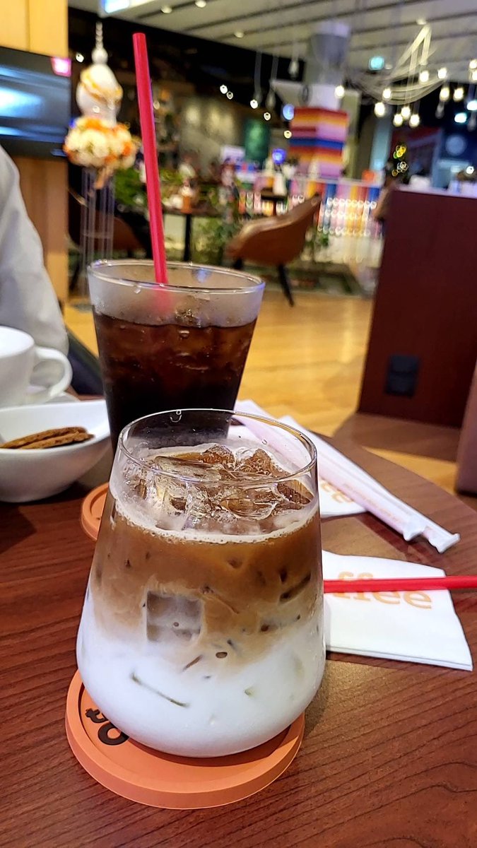 PNattinee's tweet photo. มาต่อ ที่เดิม กับกาแฟที่ถูกใจ มาใช้ทรู เป็นทรูแบล็คกันเถอะ 🥰 #truesphere #trueblackcard https://t.co/1FCGlcLoY7