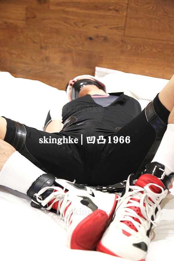 这位选手现在粉丝20w
知道是谁的把它圈出来？哈哈哈