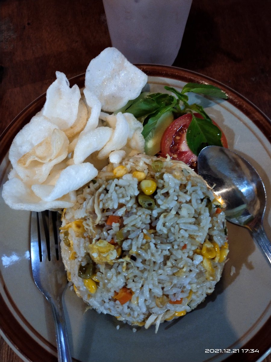 fitherz's tweet photo. @FOODFESS2 Ga estetik tapi enak 😂 https://t.co/POB3c6xvlB