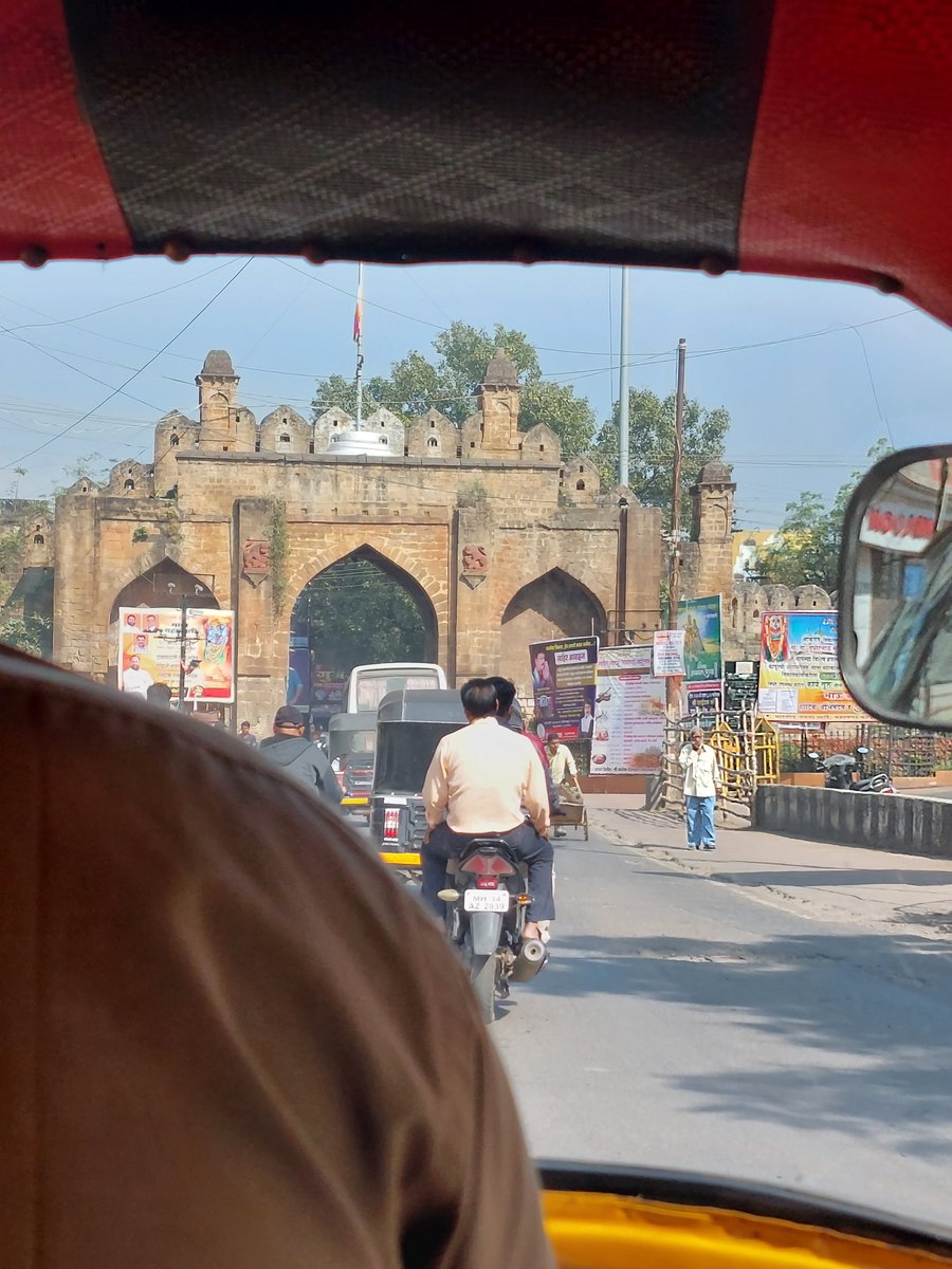 rammohanrsk's tweet photo. Straddling geographies
Steeped in history
I travel in a time capsule
Traveloguing mysteries

Waylaid at times
By snail-paced rides
I still find a rainbow
In syncretic human tide

#PhD #fieldvisits https://t.co/qZYxNK1yDE