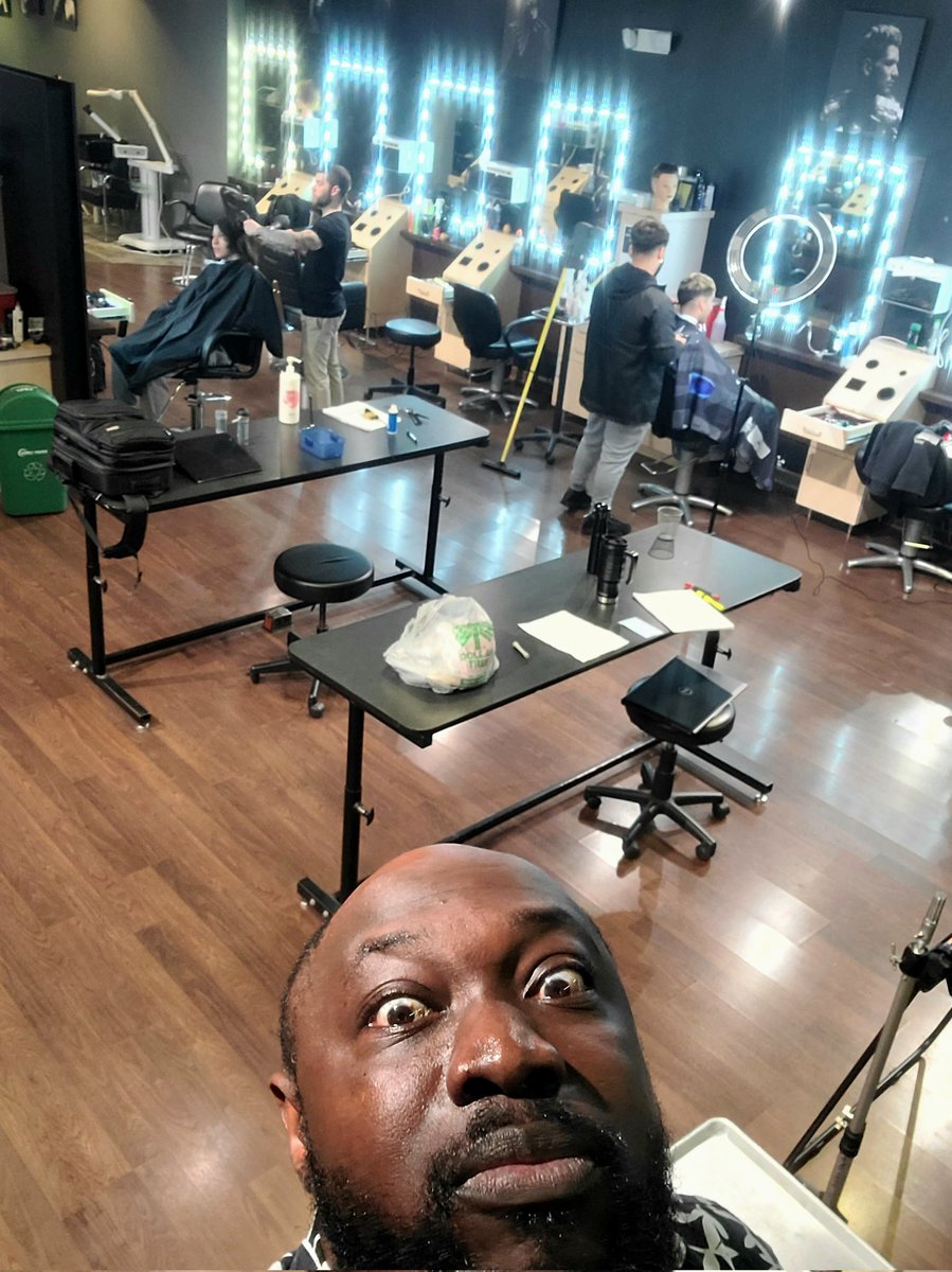 rodricksam's tweet image. It’s not about having time. It’s about making time. 💈❤️💯 #teachingbarbersismyjam