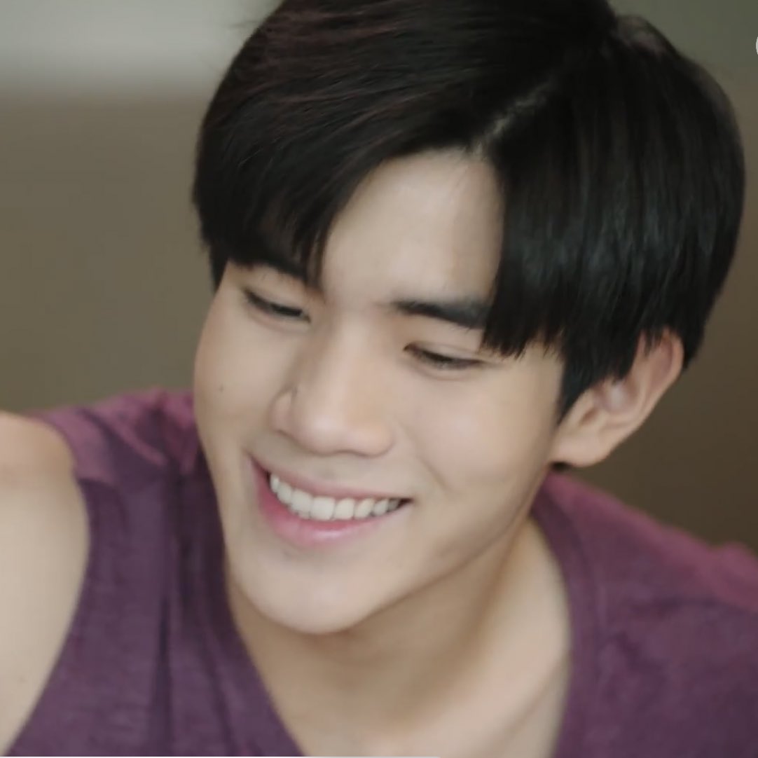 thetenthwish's tweet photo. น้ิองกันต์ยิ้มหวาน อวดลำโพงเค้าเก็บตังซื้อเองแหละ 🥺👊🏻💘

#MySchoolPresident
#MySchoolPresidentEP3 
#Fourthnattawat #โฟร์ทณัฐวรรธน์ https://t.co/FDrOGpThWs