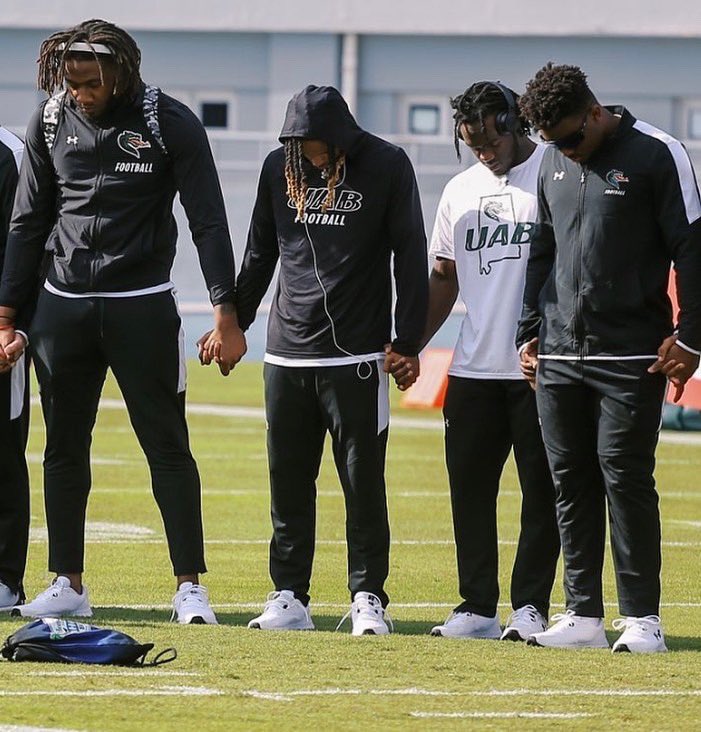 RequiredTeam's tweet image. First 2022 @BowlSeason win! Congratulations @UABEquip and @UAB_FB for being #BahamasBowl Champions! #bowlgear #rtgdesigns #rtgdecorated #dowhatsrequired #1of18