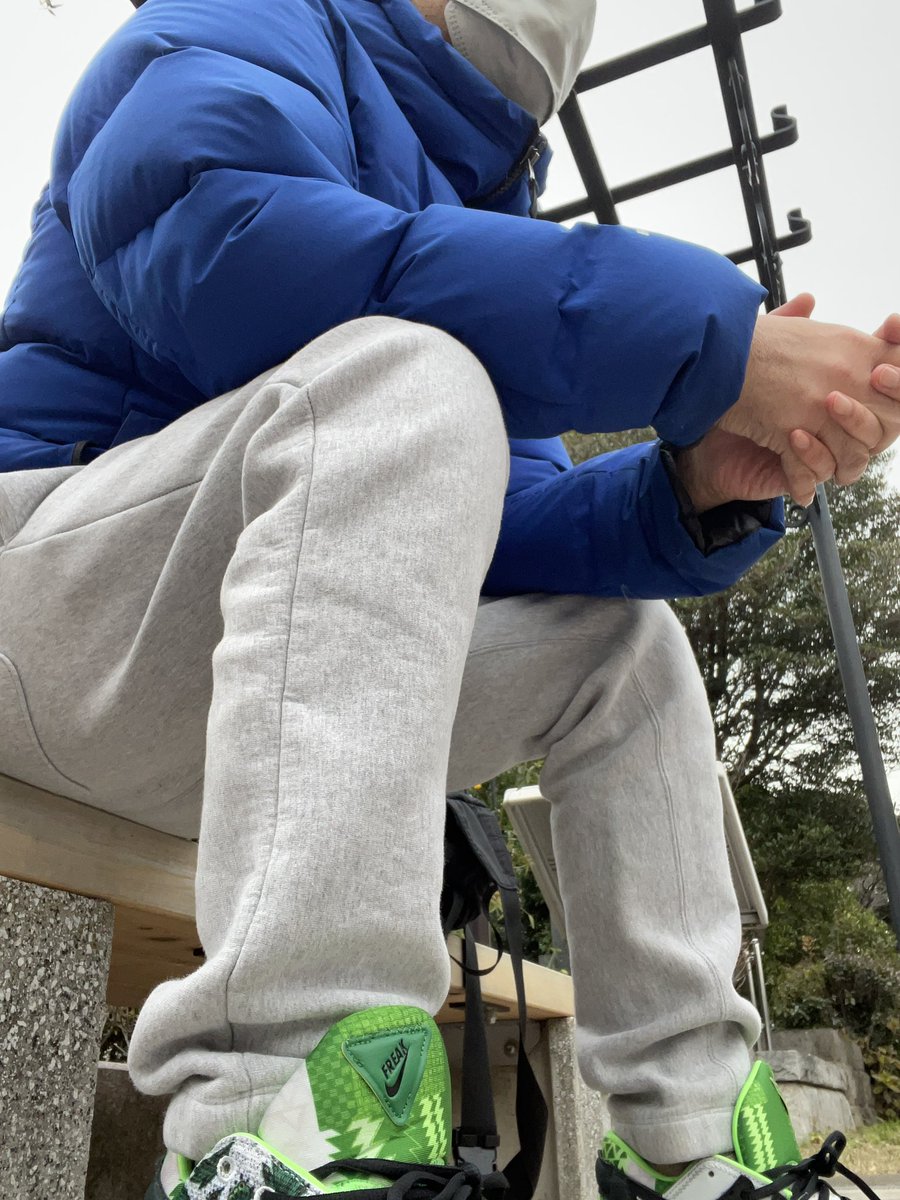 Haman01's tweet photo. 流石に今日は寒い。
霊園は鳥の鳴き声で賑やか。
#theNorthface
#champion
#WINDSTOPPER®
#ZOOMFREAK2
#NIKE https://t.co/qcrVRyCN1d