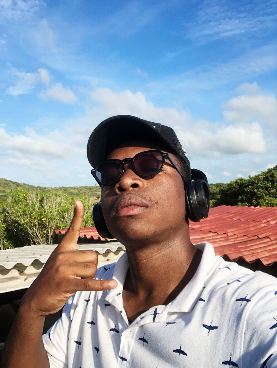 manueldinisjr's tweet image. Call it &quot;Focused Young Adults&quot;. This one depicts a young child with determined expression on his face, staring straight ahead as if deep in thought.

#dohardthings #aiartcommunity #artificialai #ALXchallenge2022 #MidJourney @alx_africa
 @FredSwaniker @julienbarbier42