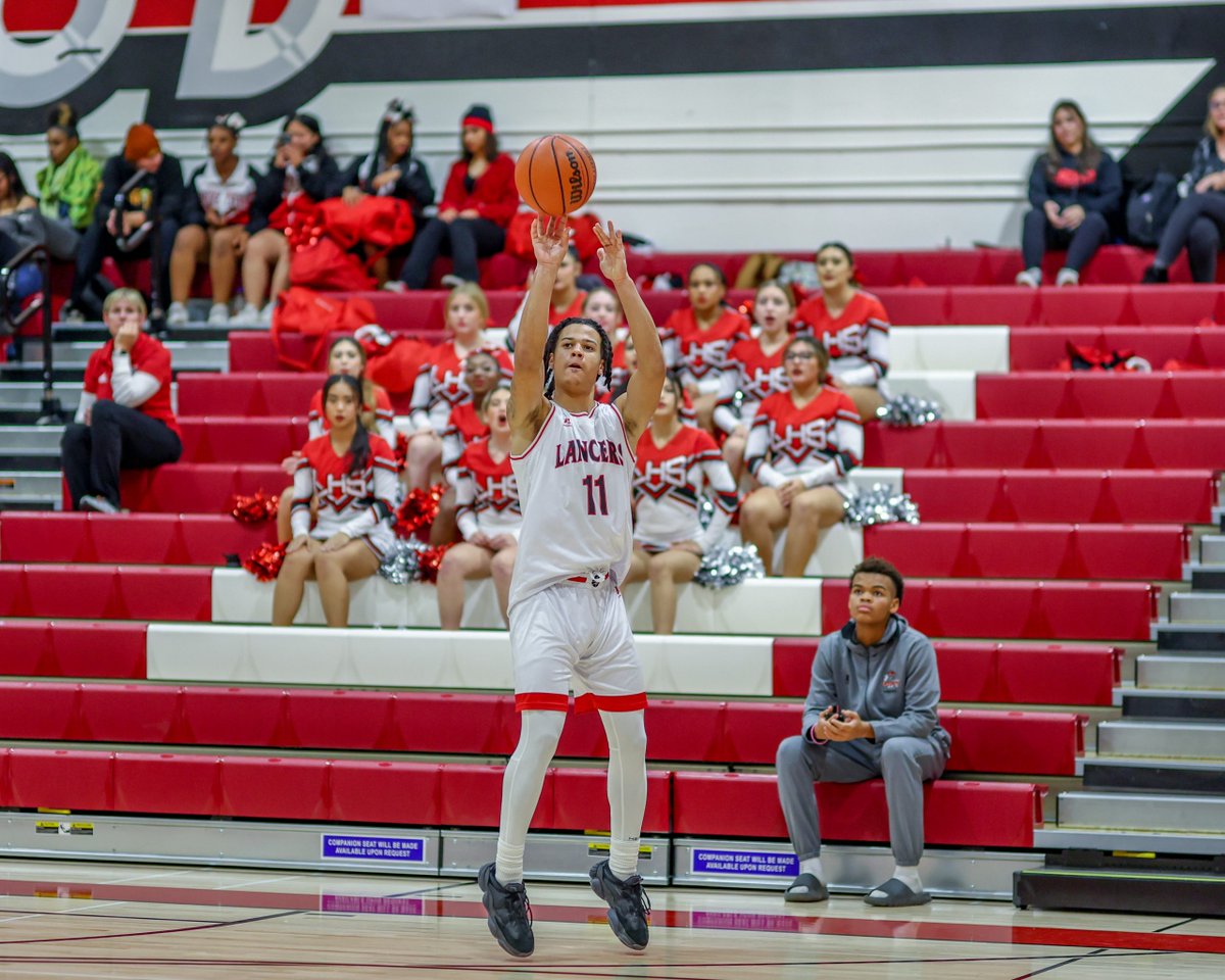 STORY: Lakewood was eventually able to pull away from Millikan on Friday night as the Lancers improved to 2-0 in Moore League play with a 78-52 win in front of their home crowd.

the562.org/2022/12/16/boy…