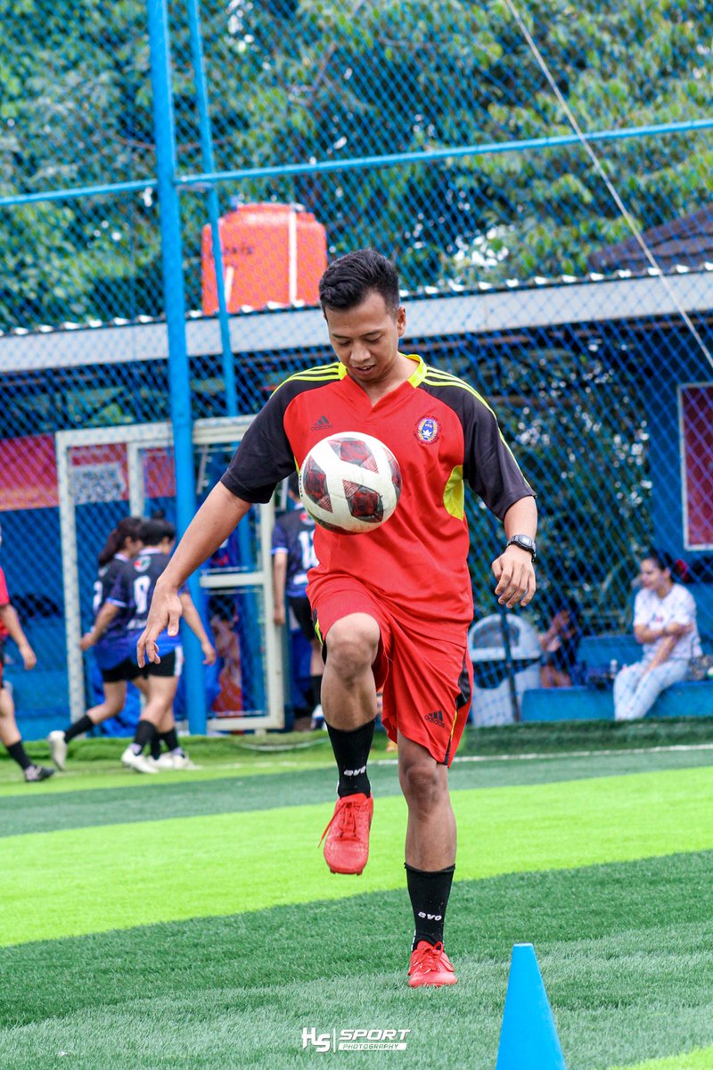 CoachAlvin1's tweet photo. Jere tsubasa bola adalah teman😂😁 https://t.co/Pdwh78PEOB