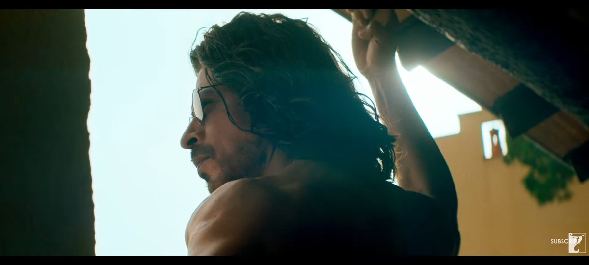AaweshSheikh's tweet photo. #ShahRukhKhan
@iamsrk
#savepathaan
#SRKians
#PathaanFirstDayFirstShow
#PathanMovie
#BesharmRang https://t.co/ZB8KE10IrZ