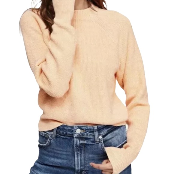 chrimanb's tweet photo. So good I had to share! Check out all the items I'm loving on @Poshmarkapp from @betterwhat1 #poshmark #fashion #style #shopmycloset #truecraft #guess #freepeople: https://t.co/eEjsIAxumv https://t.co/42jTpCFiFk