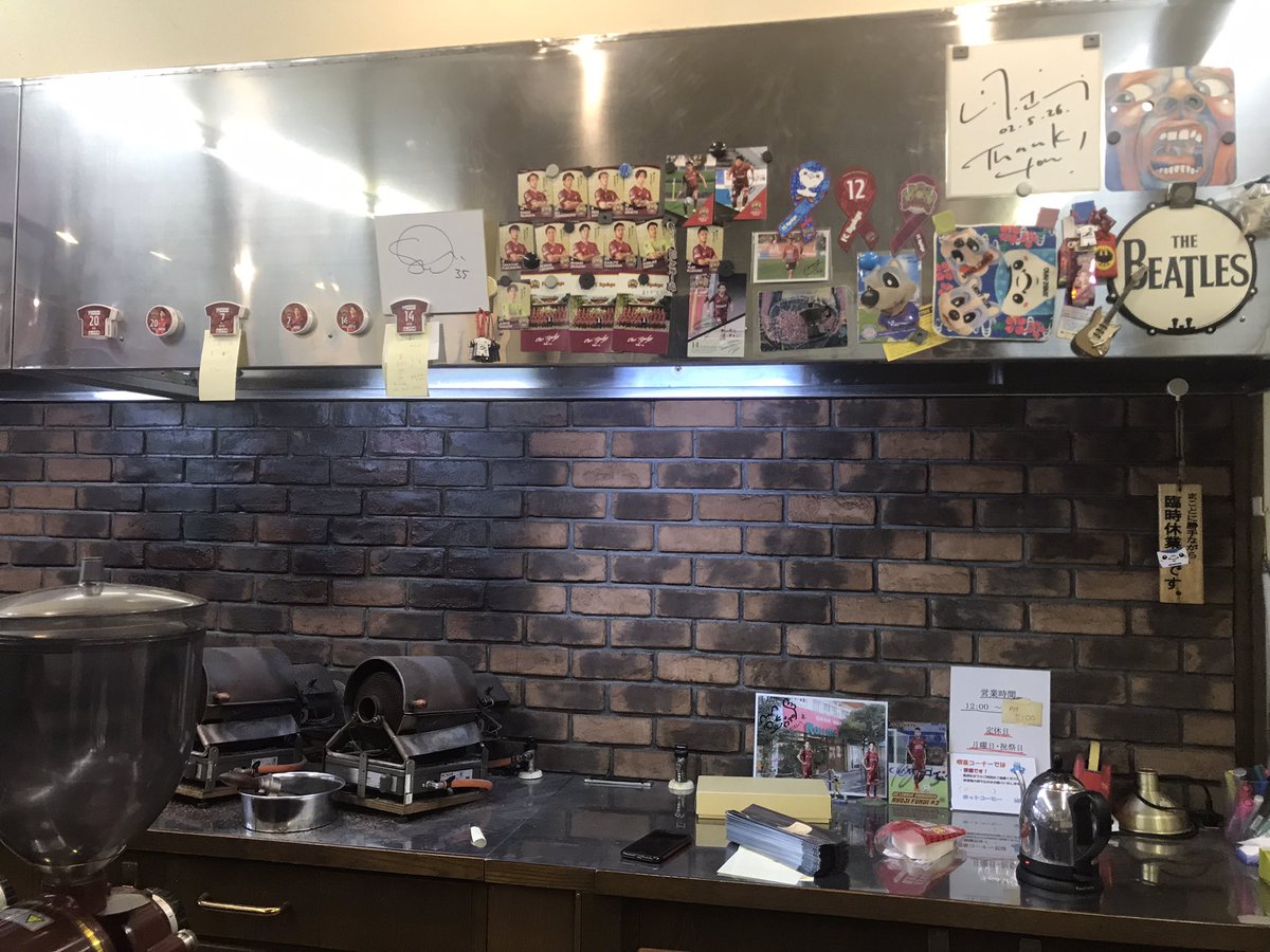 yossy_dabe's tweet photo. 噂には聞いていましたがコーヒーめちゃくちゃ美味しかったし、上里上原談義が出来て楽しかったです笑
肝心のコーヒーの写真がぶれてしまったので、またお邪魔します☕️
相模原かニッパツかで、お会いできますように。
#rollingbeans
#ローリングビーンズ https://t.co/A5DFCbGICG