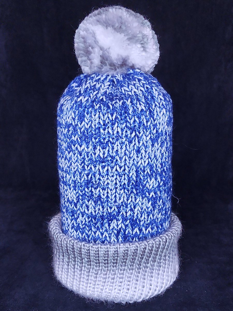 Winter Hat of the Day - Indigo w/silver trim and pom pom.
Check us out at Medievalinx.com
.
.
.
.
#MedievaLinx #winterhatoftheday #winterhats #winterhatseason #winterstyle #winterfashion #knittedhats  #knittedfashion #knittersofinstagram #knittedwinterhat