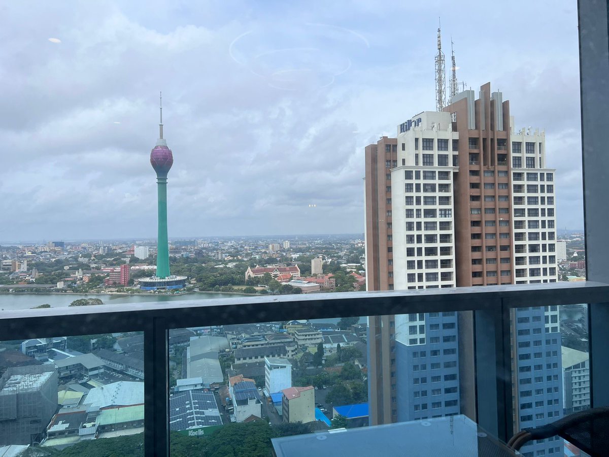 PanoramasRealty's tweet photo. Capital TwinPeak Colombo 2 #Apartments for #Sale

Sq.Ft Units -1249, 1214, 1321 &amp; 1976 Sqft 
Bed Room- 3
Bath Room- 2
Maids room &amp; Washroom
From 9th Floor to 45th Floor

Price- 88 Million to 125 Million

#penthouse #Colombo2 #LotusTower #harbour #portcity #colomboportcity
#Luxury https://t.co/48WuhPcjJA