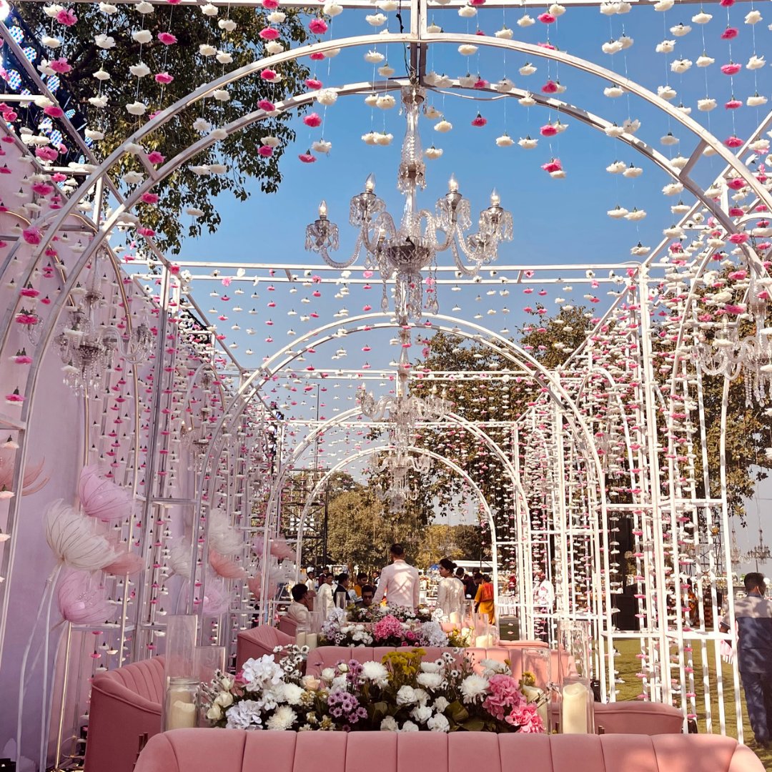 It’s all about the details when comes to floral and blooms! How much pink is too much pink for this
pink paradise?🌸

#weddingdecor #weddinginteriors 
#mandapgoals #couplegoals #happymarriedlife  #weddingdecorinspiration