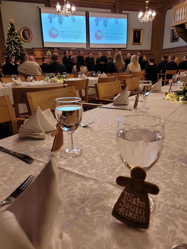 Erityiset juhlavieraat. Erityinen juhlatila, Seminarium. Erityinen joulujuhla. Kiitos. #jyuEMBA #EMBA <a href="/uniofjyvaskyla/">University of Jyväskylä</a>