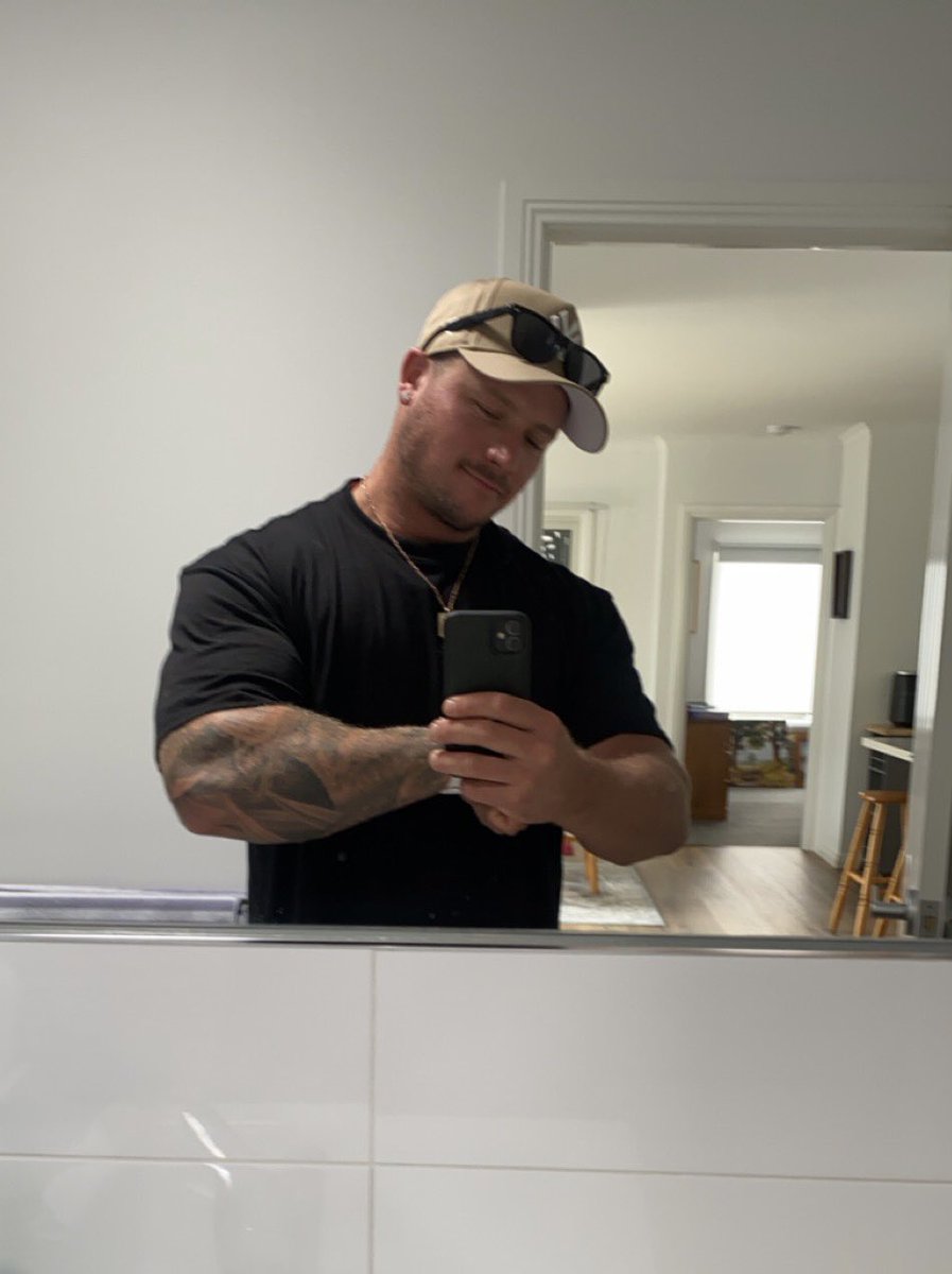 Griffzilla tweet media