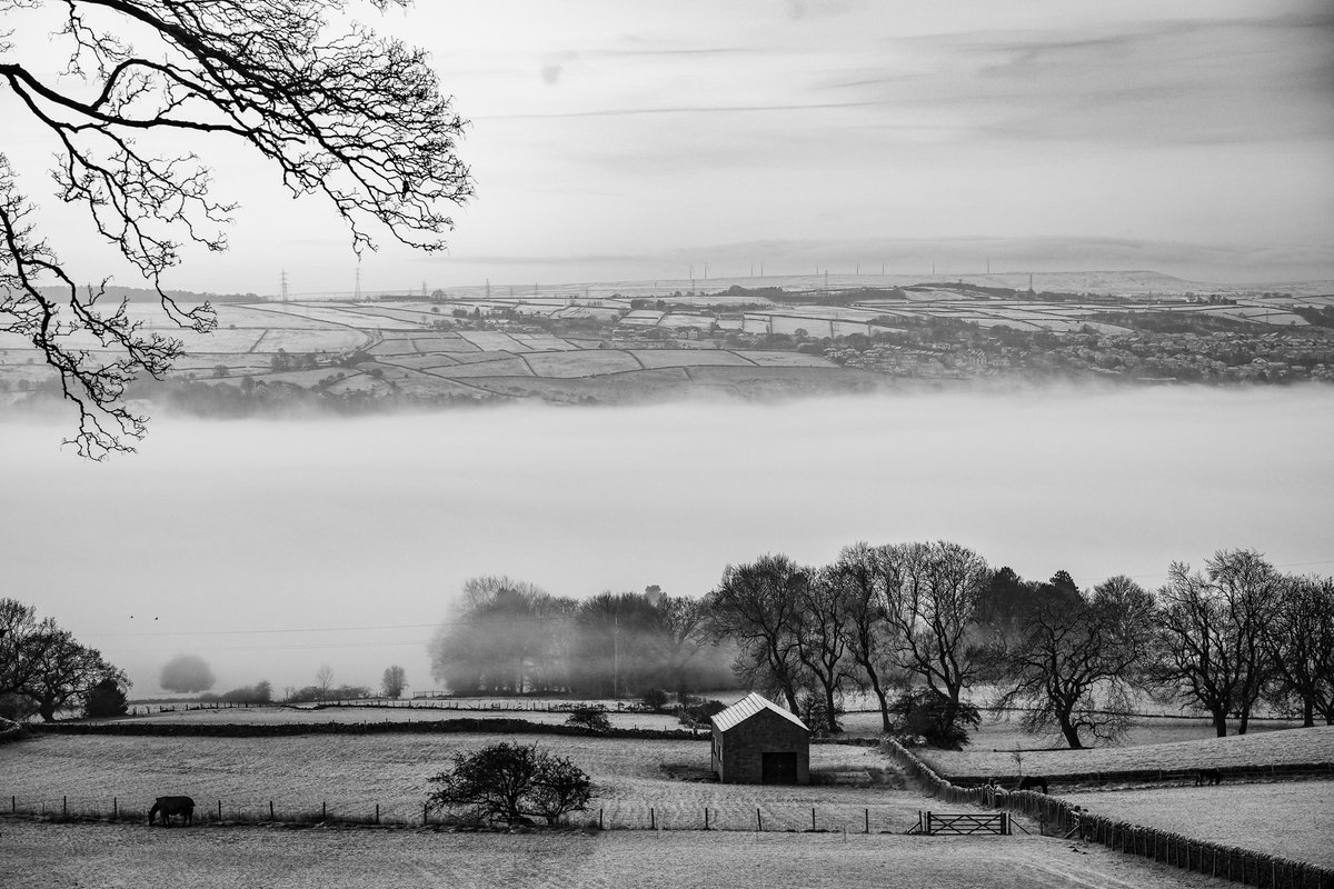 Keith_Johnson01's tweet photo. @RadioAndrewE Good Morning back from dog walk, having the Grandkids again today going to the Santa Train at Bolton Abbey just hoping he isn’t on strike. Picture from yesterday over Keighley towards Haworth https://t.co/1myukAh5WC