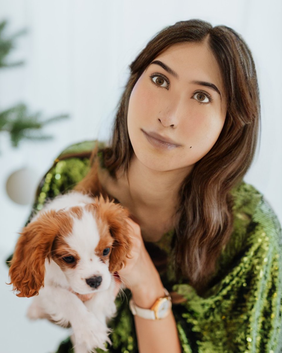 Kinda miss my handsome stranger now that I'm at my moms in Malmö 😊 Fortunately, this sweetheart knows how to cheer me up right away! Already made some nice plans for the upcoming days until Christmas, so stay tuned 🎄#estherolofssonexplores #christmas #AI #virtualhuman