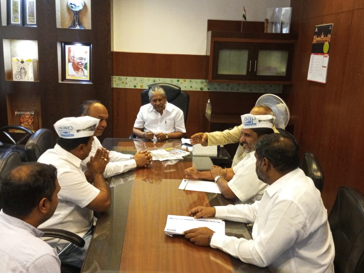 AAPBangalore's tweet photo. AAP doesn't have legislative assembly and council members in Belagavi but that won't stop us from being a part of the Belagavi session. AAP leaders presenting issues that need to be discussed at the Session to the Speaker.
@aapkaprithvi @brijeshkalappa https://t.co/JSGhbETcFW