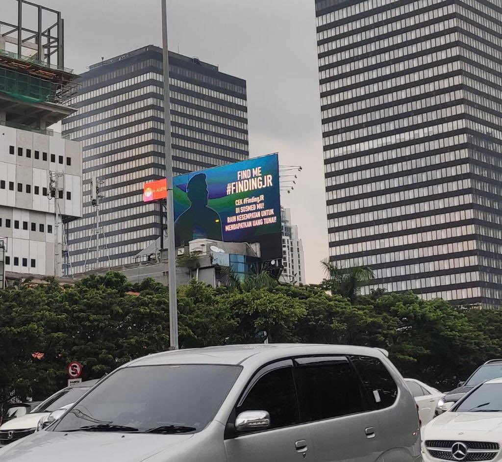 pada rame2 ngomongin #FindingJR kirain kenapa, ternyata pada pengen hadiah 100juta

gas pantengin hashtag #FindingJR, ada clue huruf yg udah tersebar di social media, mulai dari 16-18 desember. Pengumuman tgl 19 desember!

ikutan dah lu pada siapa tau menang, hadiahnya buat gue