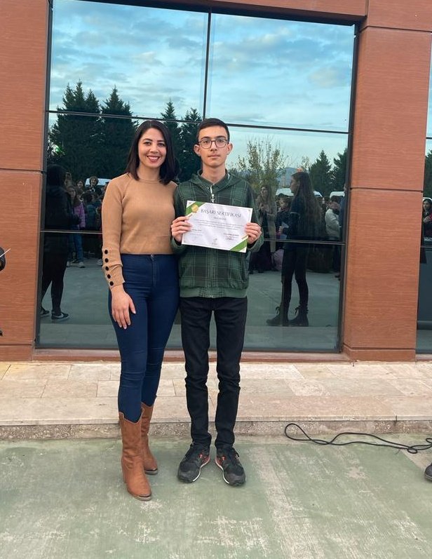 BurcuAytar6's tweet photo. Türkiye geneli Doğa Kampüsleri 10.sınıflar arasında yapılan DAGİS - 2 (Sosyal Bilimler) sınavında öğrencimiz Mert Sezer 33. olmuştur. Öğrencimizi tebrik eder başarılarının devamını dileriz. @dogakolejiaydin @aliaykut0909 @GungerHulya https://t.co/VSr7j1u63T