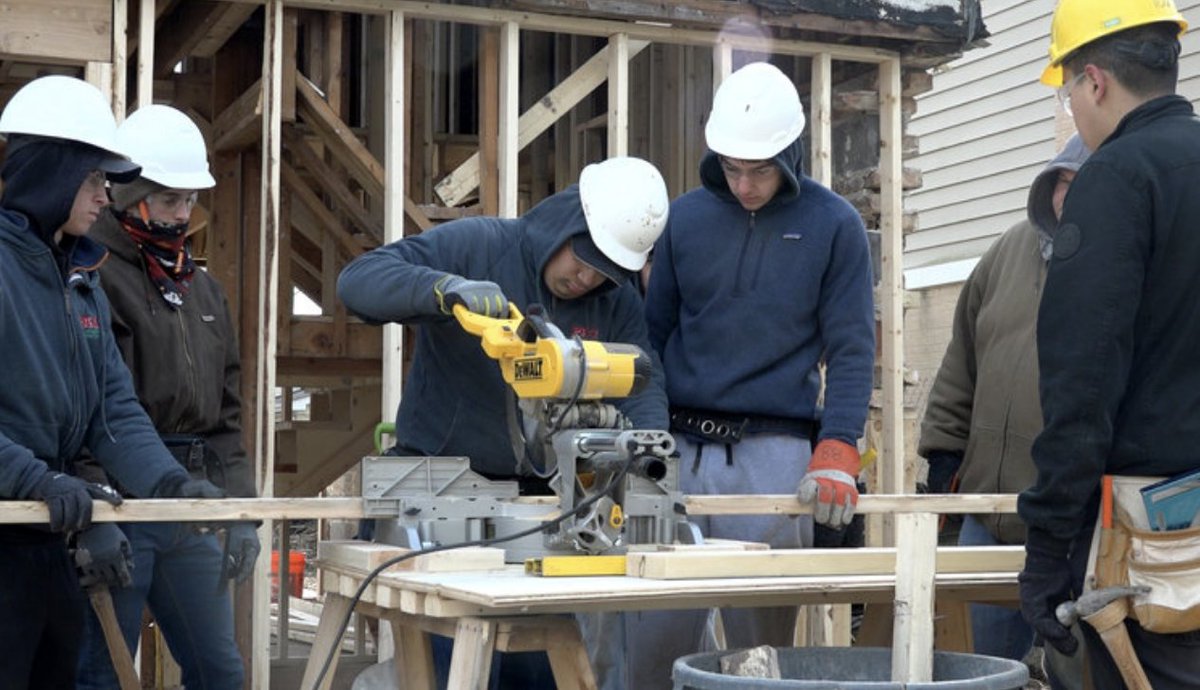 District214's tweet photo. Applications are now open for our Career Academies and Capstone Programs. These include Aviation Academy, Cosmetology, Medical Academy, Multimedia Academy, Practical Architecture &amp; Construction and more! Apply by January 16th at https://t.co/F0ovbXcNzI! https://t.co/cXnRHlruqf