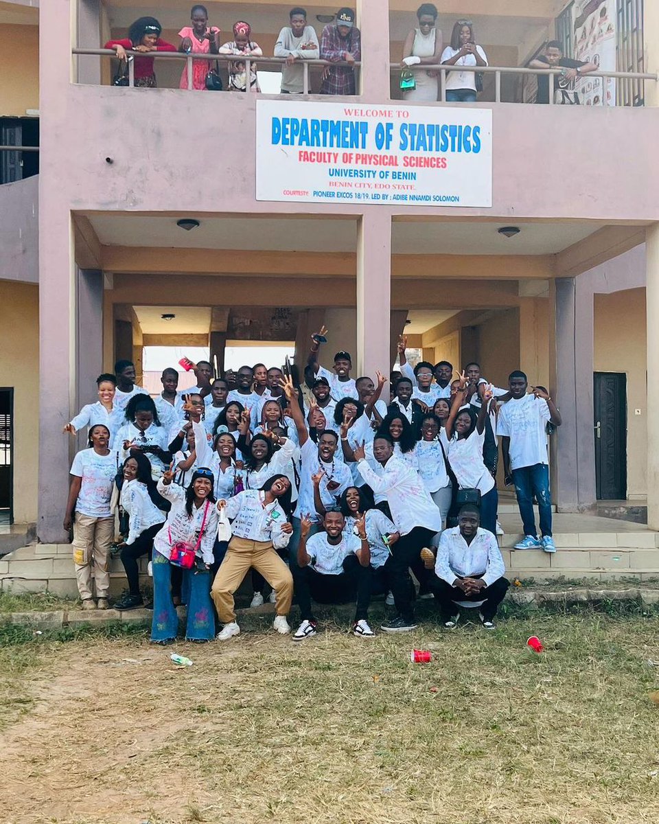 Finally I’m a graduate🥺😩🙏Certified Bsc holder👨‍🎓📚🐐Abeg make una congratulate me ooo koz e no easy😩😫😭