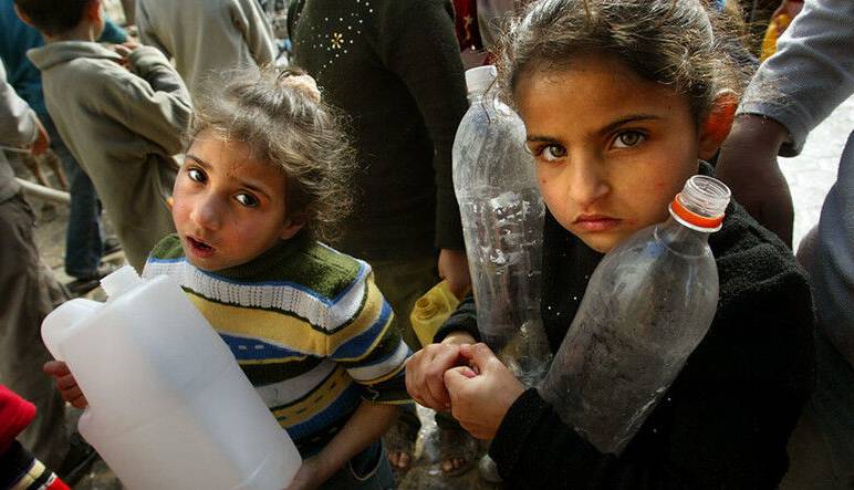 The criminal Zioni..st regime has blocked the only water supply line for the Nabaa al-Awja
occupying forces stormed this area &amp; closed the line that supplies the drinking water needed by about 1,200 citizens,by welding steel sheets &amp; filling it with stones.
#FreePalestine
#truth