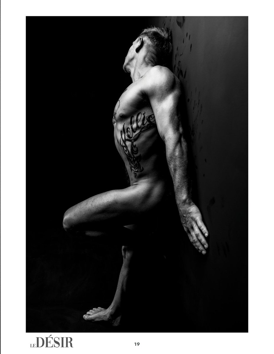 lrd_schroeder's tweet photo. 🖤🖤🖤 
#model #Scorpio #schroeder https://t.co/mEsPODMon6