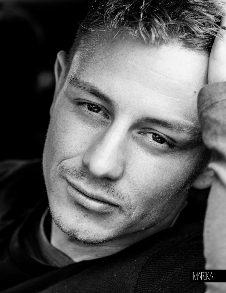 lrd_schroeder's tweet photo. 🖤🖤🖤 
#model #Scorpio #schroeder https://t.co/mEsPODMon6