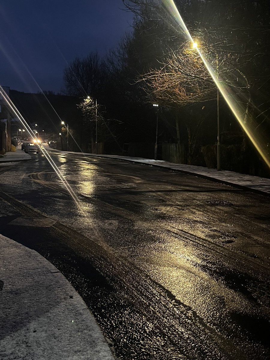 Hi <a href="/AndrewMorganRCT/">Cllr Andrew Morgan OBE</a> roads lethal in forest view Glenboi