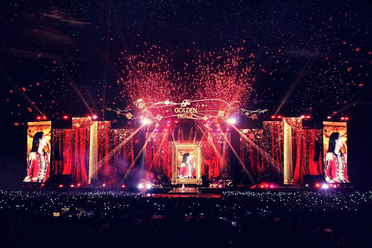 akdmaeum's tweet photo. @Spotify #IU The Golden Hour
The historical event happened in Korea, 17-18 Sept 2022.
How IU turned the concert venue into a magical &amp; splendid wonderland.
Music, dances, sky, lights, fireworks, cheerings, and the special Strawberry Moon.
Thx to our Queen IU for the unforgettable nights💜 https://t.co/9k1dmhyRnN