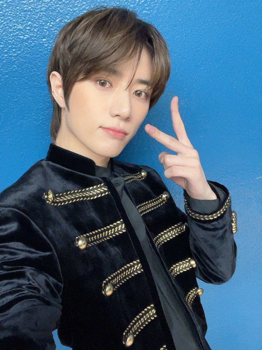 TXT_members tweet picture