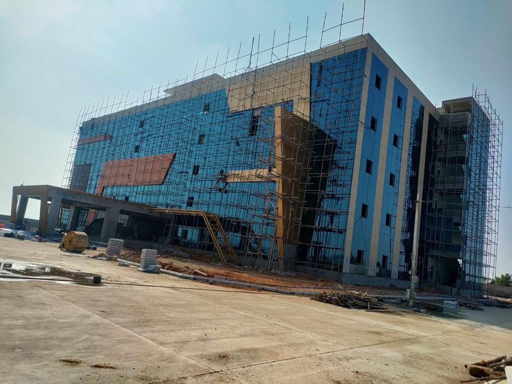KTRBRS's tweet photo. Mahbubnagar IT Hub is also almost a month away from being inaugurated 

Minister @VSrinivasGoud Garu has been extremely diligent in his efforts 👏 https://t.co/g3rfTQCvvp
