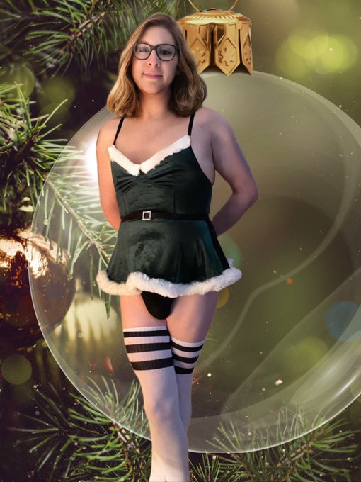 Naughty or nice? #sissy #crossdresser https://t.co/VjtzPtvHdF<a href="/tag/sissy"class="tags">#sissy</a><a href="/tag/crossdresser"class="tags">#crossdresser</a>
