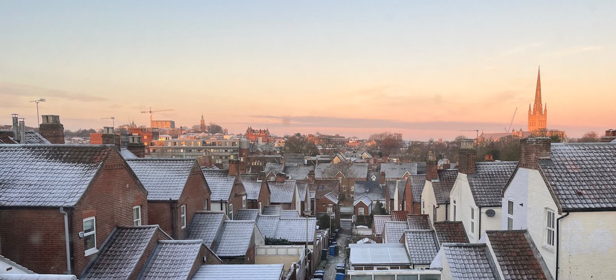 sarahshirras's tweet photo. A beautiful morning in our fine city #viewfrommyloo https://t.co/L0vJqPYnFf