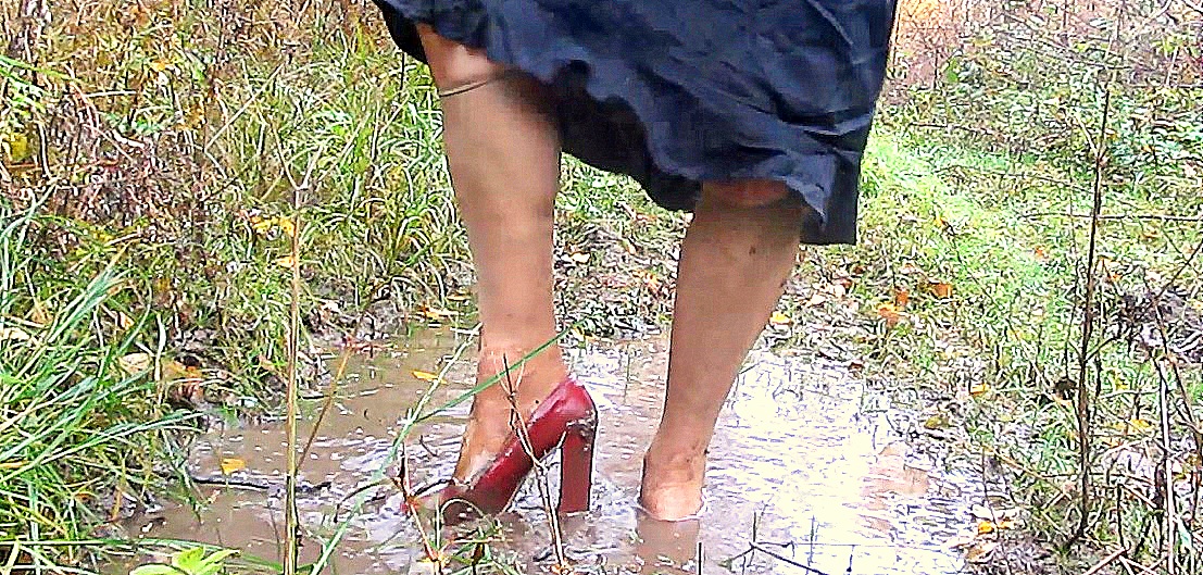 LietusSandales's tweet photo. Latvians wet heels - ROSE /17-12-2022/ #wetheels #wetlook #highheelshoes #heels #heelsinwater https://t.co/BQxZh3x3VD