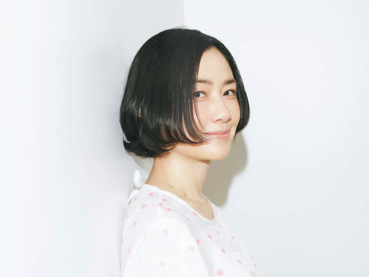 石田ゆり子さんに似てると言われたり、原田知世さんに似てると言われ