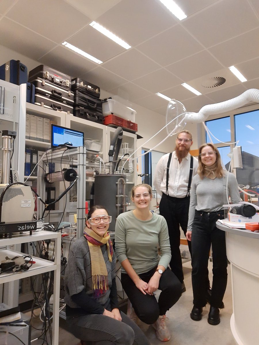 The INPASS Campaign (Ice Nucleating Particles from Arctic Sea Spray) startede this week!🌊 Very excited about this interdisciplinary colab! <a href="/JennieSpicker/">Jennie Schmidt</a> @Aerosol_BR
<a href="/LasseZJ/">lasse Z. jensen</a> <a href="/Chemistry_AU/">Department of Chemistry - Aarhus University</a>