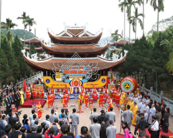 daxong98's tweet photo. Perfume Pagoda Festival in January of the lunar calendar https://t.co/svI2EgBQKq