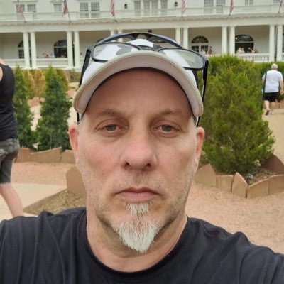 Author Fredd Carroll tweet media