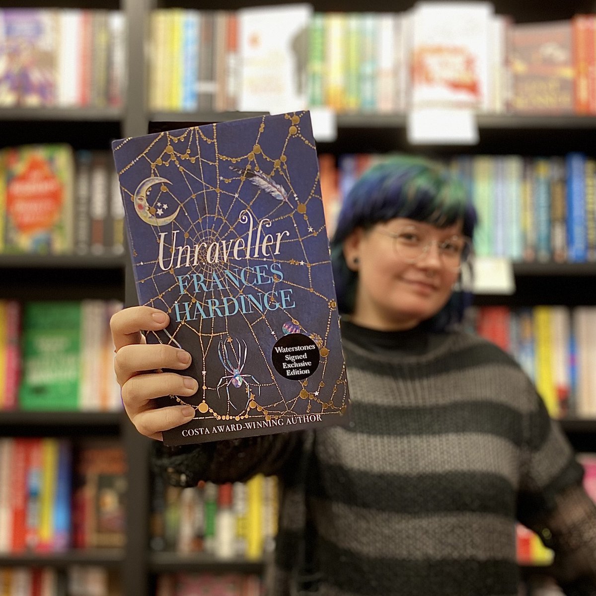 Happy Saturday! Today's recommend for day 17 of the @waterstones advent comes from Tief:

'Frances Hardinge has created a deftly woven web of lore and narrative to create a plot that is as thrilling as it is morally ambiguous in Unraveller.'

#LoveWaterstones