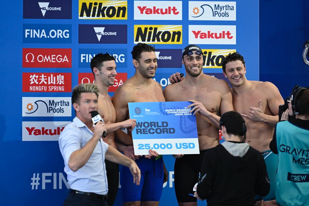 🇮🇹 Team Italy in the Men's 4x50 Medley Relay (SC)
2021 👉1:30.14 World Record
2022👉1:29.72 World Record

🔥Mora / Deplano/ Rivolta / Martinenghi
#FINAMelbourne22
