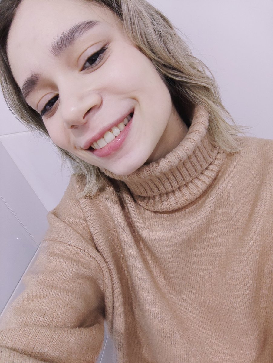 MellPhantomhive's tweet photo. Отличный повод вернуться в тви, 1 год и 9 месяцев брекетов и мой главный комплекс жизни ушёл. 
Принимаю поздравления и учусь улыбаться 🥳🥳🥳 https://t.co/s2lqjPczKt
